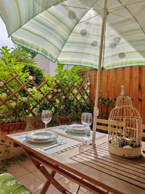Green City Apartment Budapest - FREE GARAGE, AC, WI-FI, BALCONY, ELECTRIC BLINDS